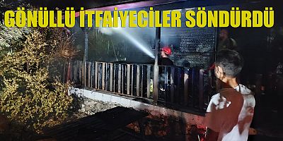 Yanan bungalovu gönüllü itfaiyeciler söndürdü