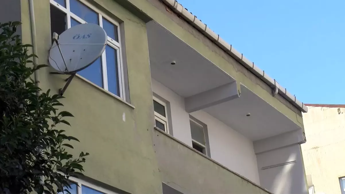 Yeleği açan usta, hemen polise haber verdi! Eski kiracıdan ev sahibine 