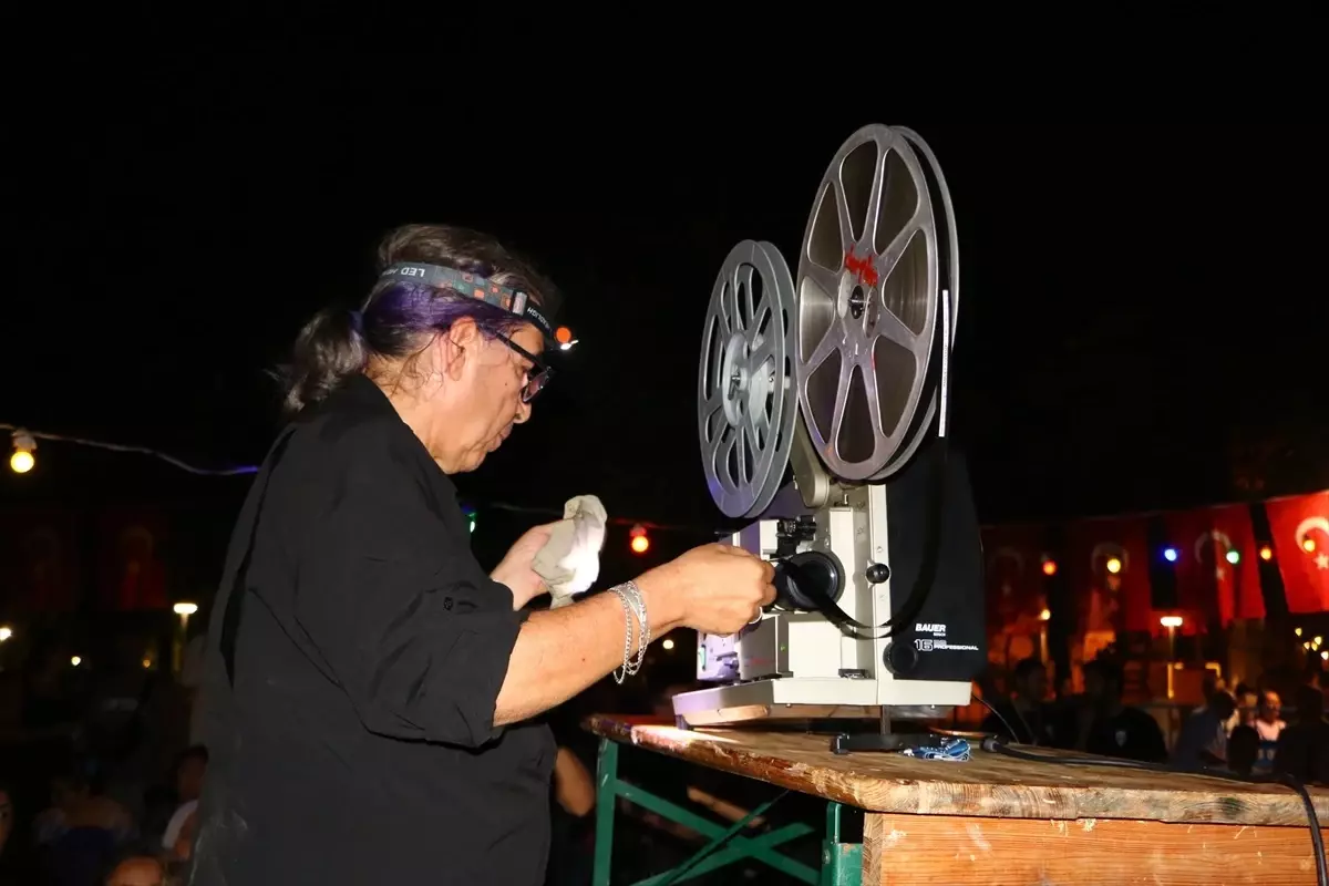 Yeşilçam Festivali Renkli Görüntülerle Başladı